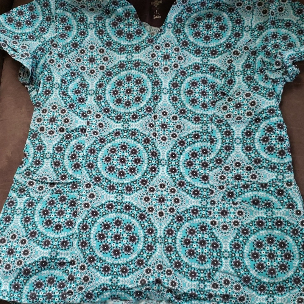 Scrub top